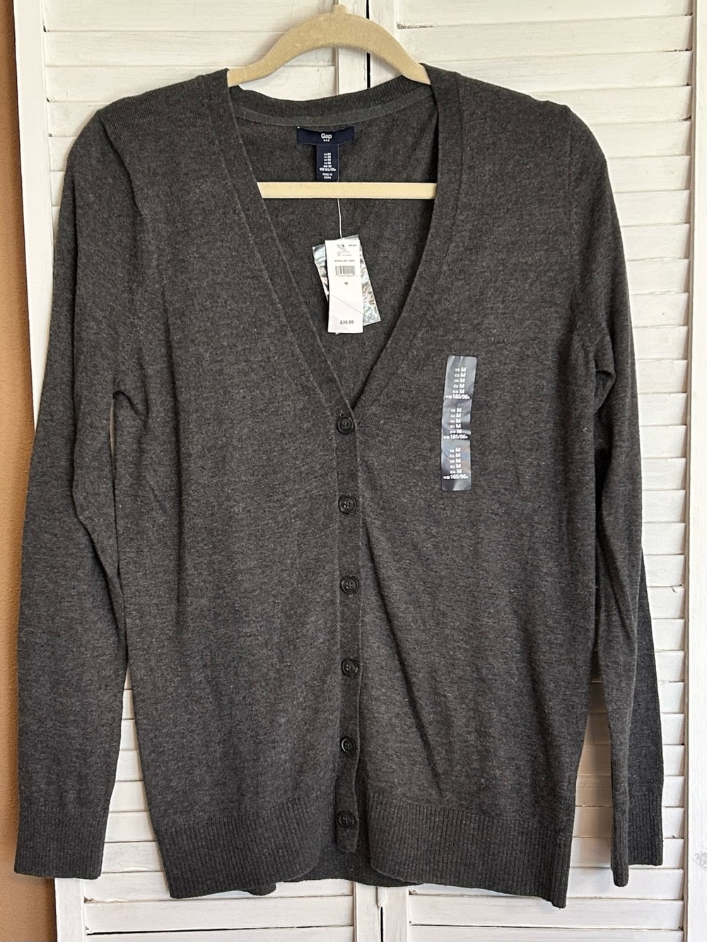 Gap womens dark grey vneck lightweight cardigan sweater NWT size medium